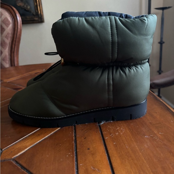 J. Crew heavy quilted water repellent booties - Picture 3 of 9